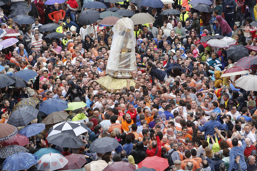 Valencia vive con fervor el Día de la Mare de Déu dels Desamparats