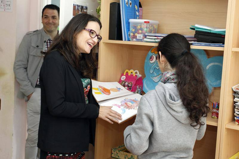 Mónica Oltra visita el CAMP Santa Faz en Alicante