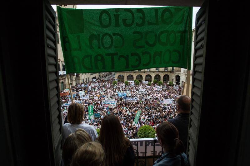 10.000 personas defienden la enseñanza concertada