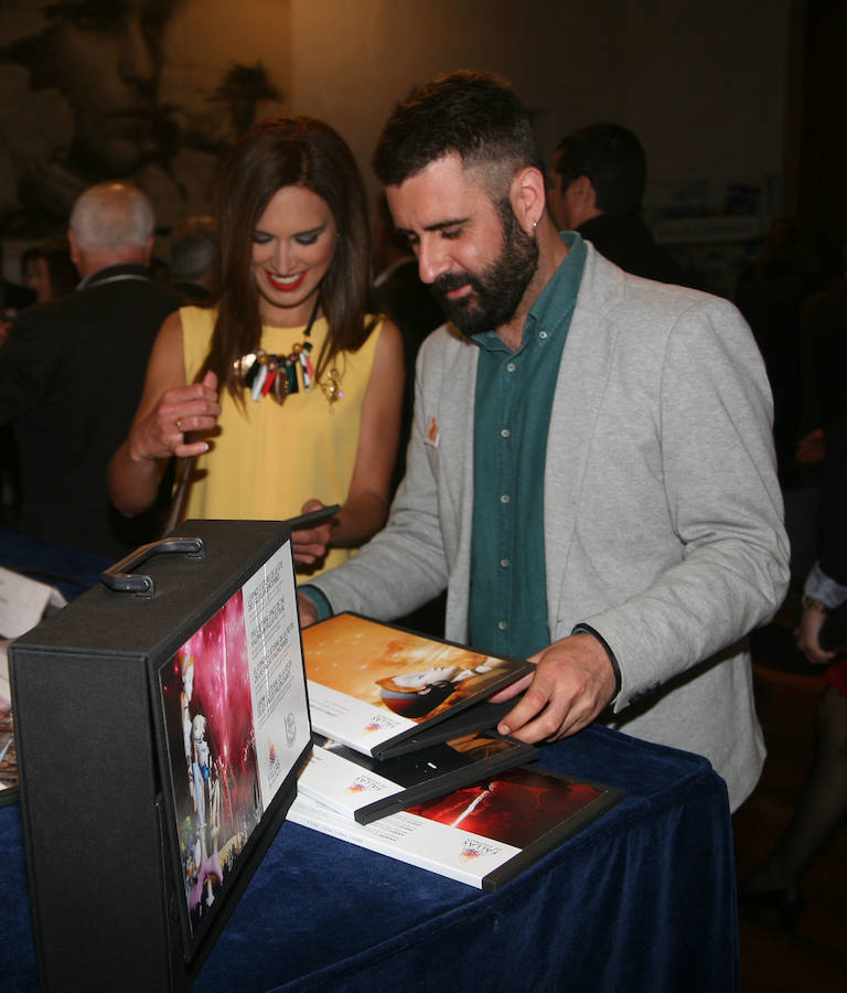 Fotos de la exposición en homenaje a las fiestas populares de la Comunitat