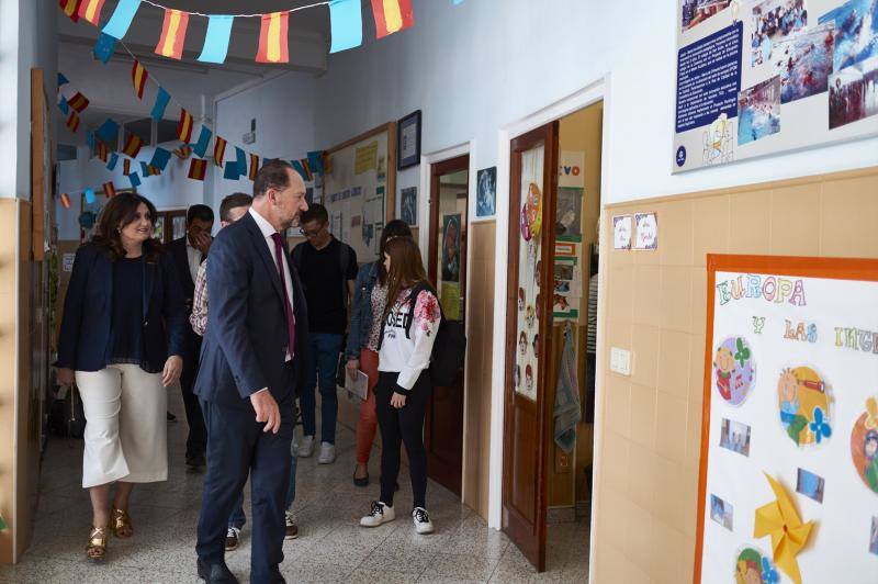 El PP oriolano defiende que no eliminen aulas en el colegio Jesús María de San Isidro