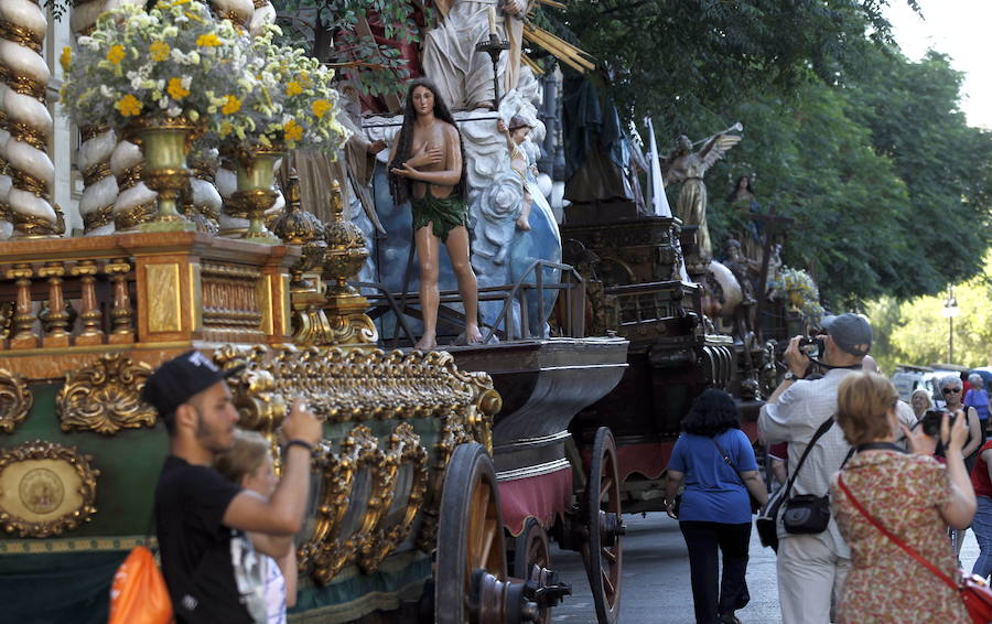 Fotos del Corpus Christi 2015 en Valencia: procesión, rocas y cabalgata