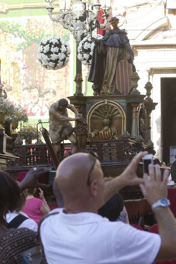 Fotos del Corpus Christi 2015 en Valencia: procesión, rocas y cabalgata