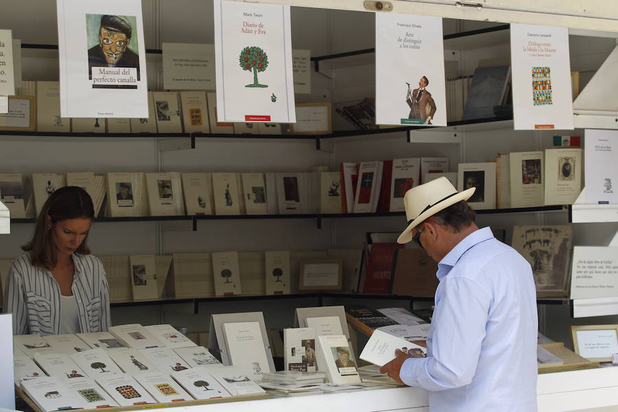 La reina Letizia inaugura la Feria del Libro de Madrid