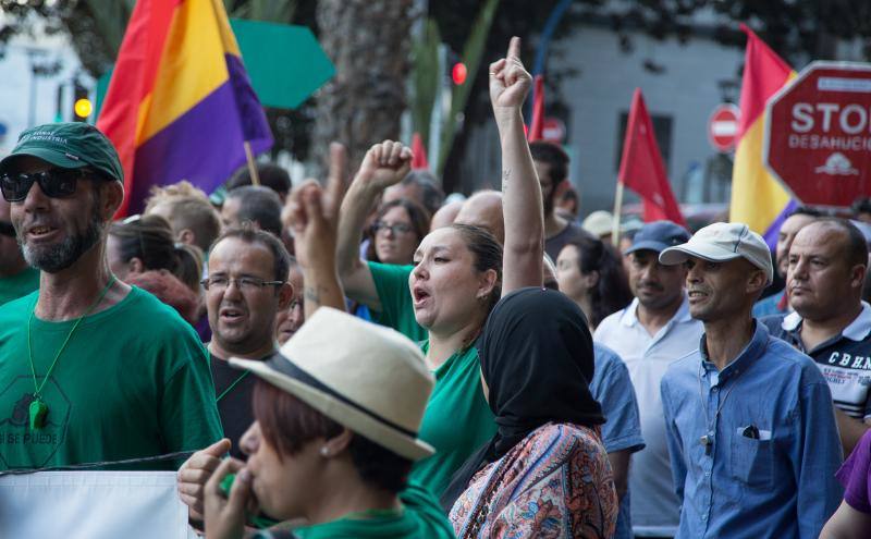 150 personas acuden a la Marcha por la Dignidad