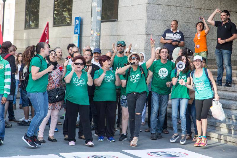 150 personas acuden a la Marcha por la Dignidad