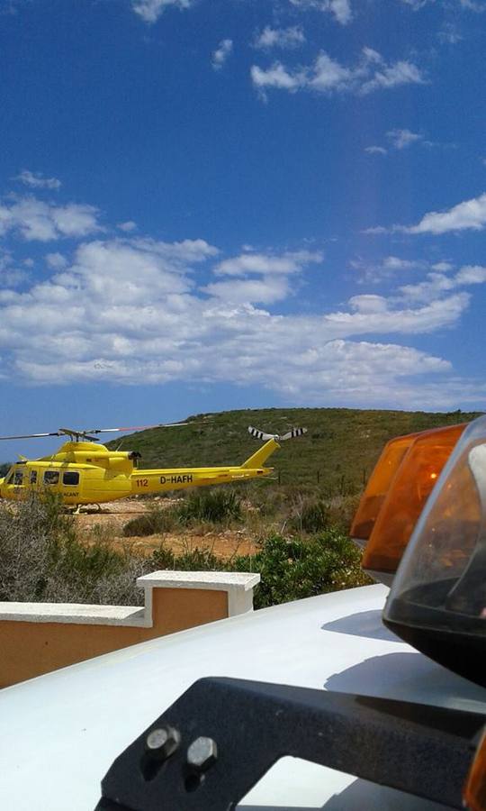 Fotos del rescate de un senderista en Benitatxell