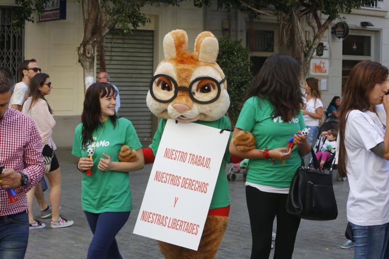 Una cadena humana en Valencia por la libertad educativa