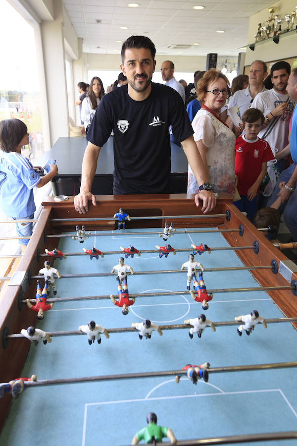 Fotos de David Villa durante la presentación de la DV7 Soccer Academy en Puçol