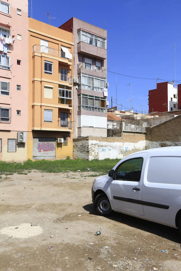 Fotos de la falta de limpieza en Torrefiel, Tres Forques, Malvarrosa y Fuente de San Luis