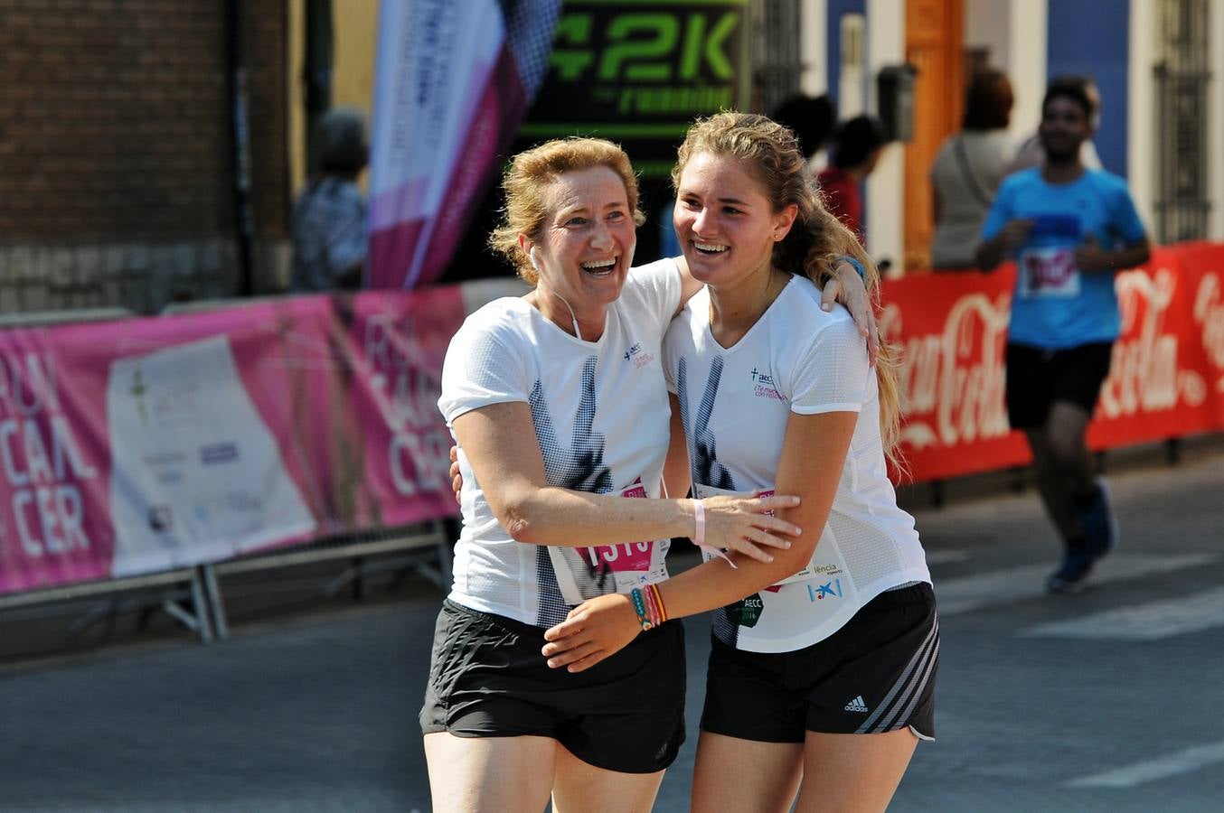 Fotos de la VI Carrera Solidaria Rocafort contra el Cáncer