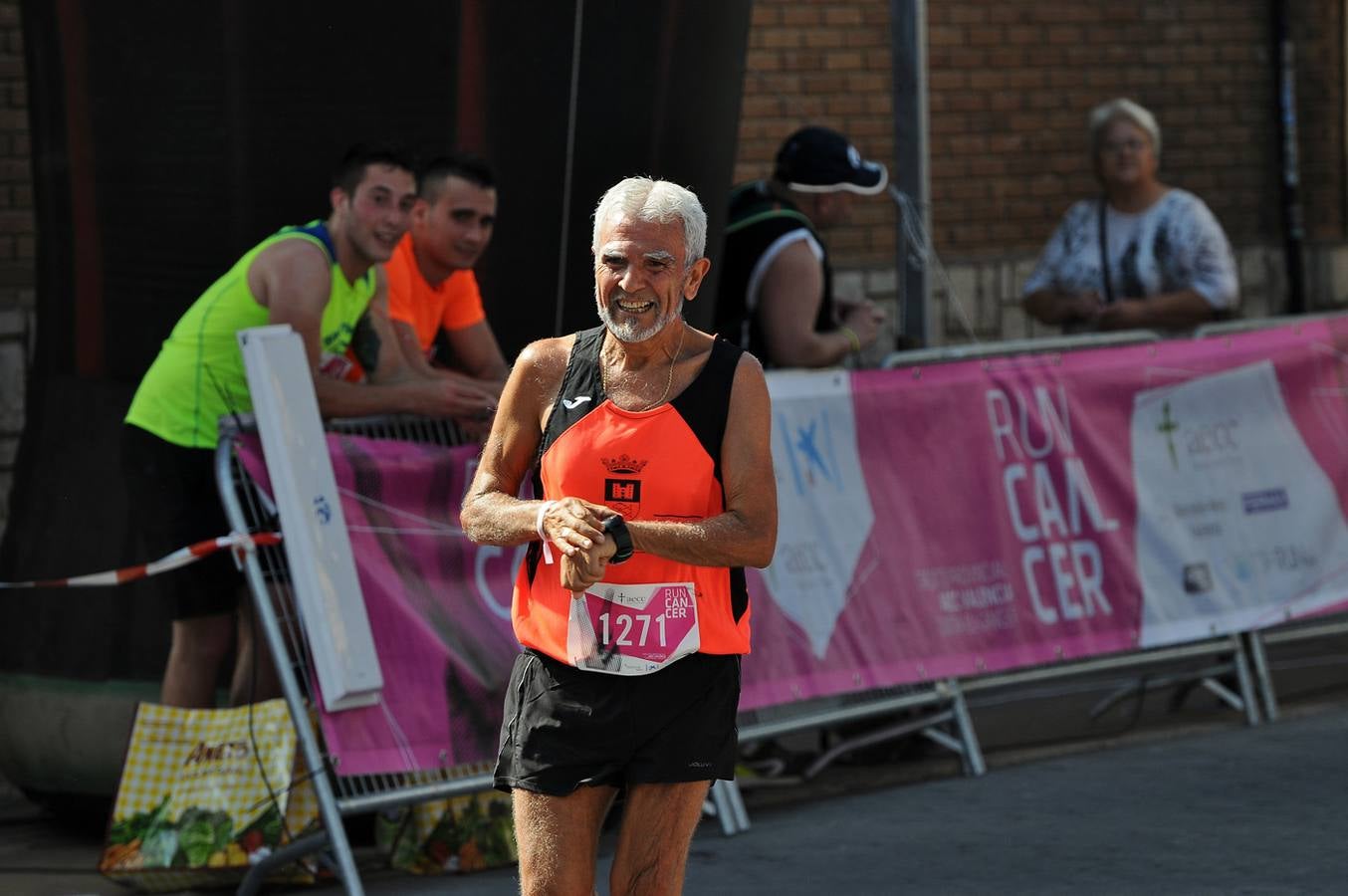 Fotos de la VI Carrera Solidaria Rocafort contra el Cáncer