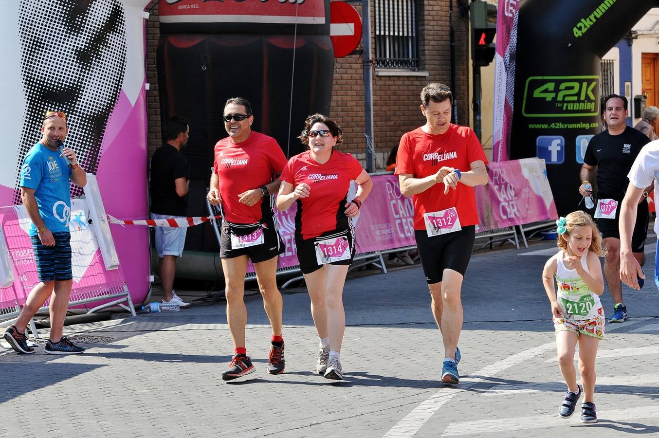 Fotos de la VI Carrera Solidaria Rocafort contra el Cáncer