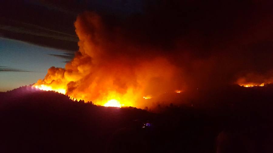 Fotos del incendio en Bolbaite, Chella, Anna, Cotes y Sellent