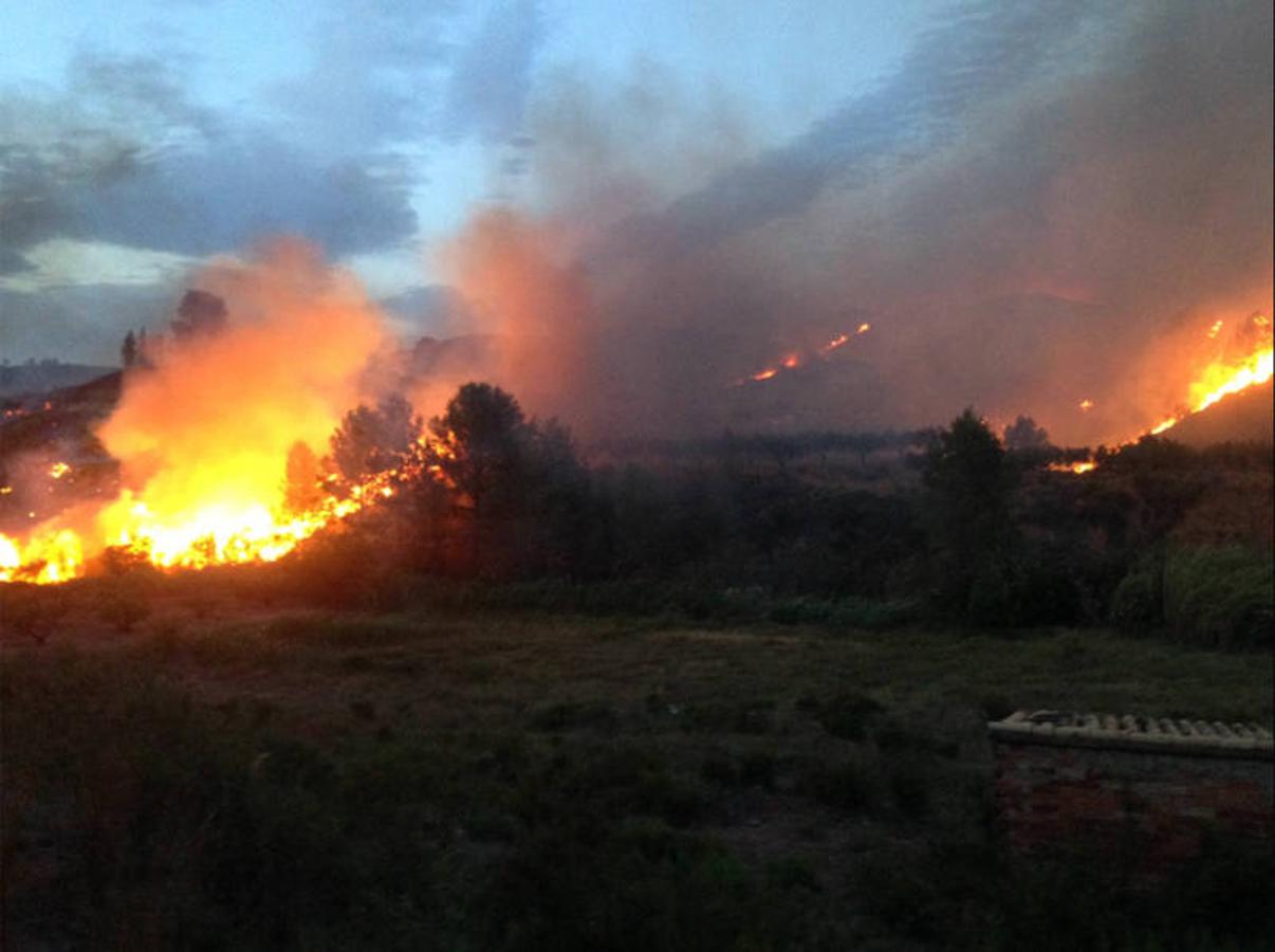 Fotos del incendio en Bolbaite, Chella, Anna, Cotes y Sellent