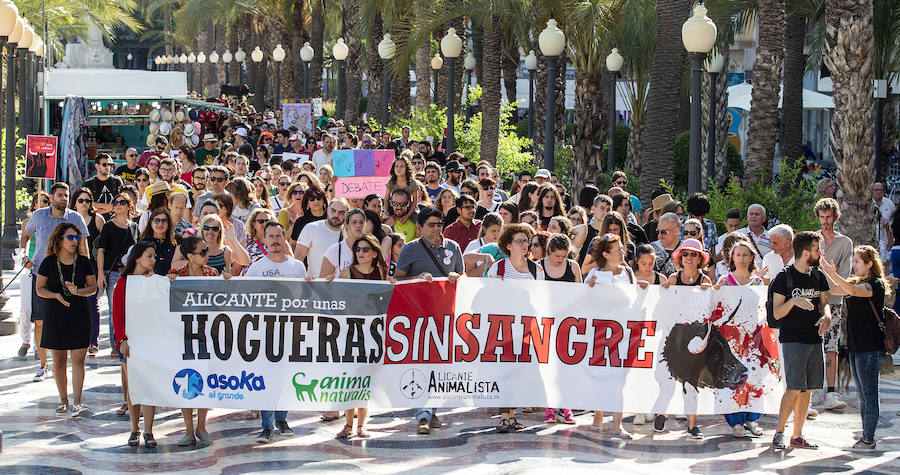 Manifestación antitaurina en Alicante