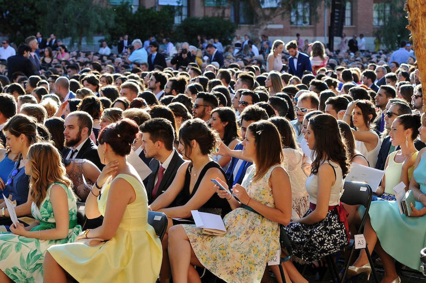 Fotos de la graduación en la Universidad Católica de Valencia curso 2015-2016