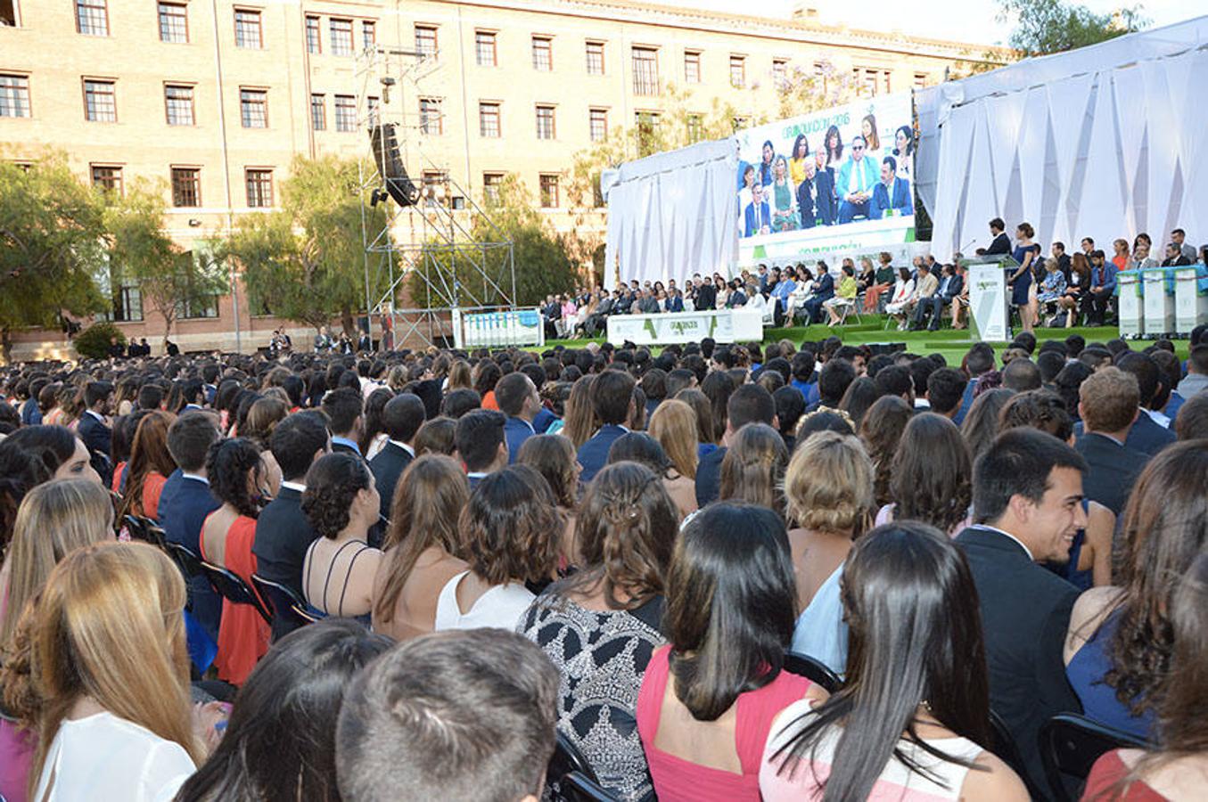 Fotos de la graduación en la Universidad Católica de Valencia curso 2015-2016