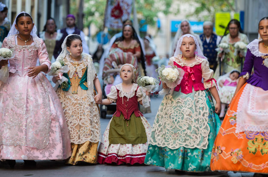 Primer día de ofrenda de Flores a la Virgen del Remedio