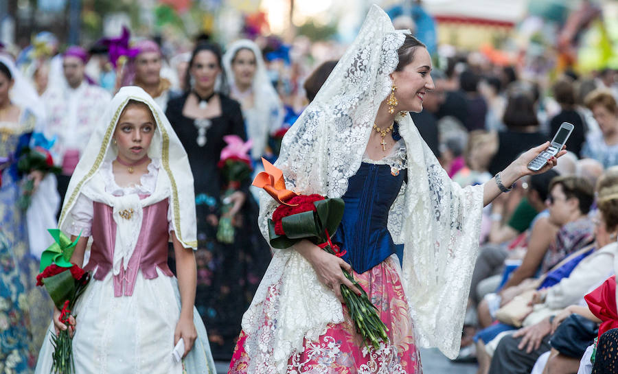 Primer día de ofrenda de Flores a la Virgen del Remedio