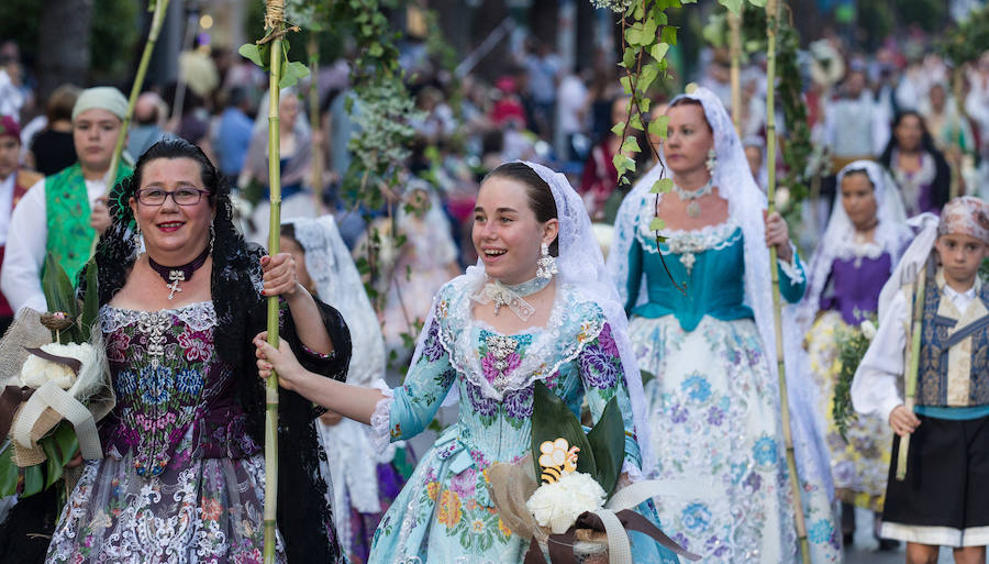 Primer día de ofrenda de Flores a la Virgen del Remedio