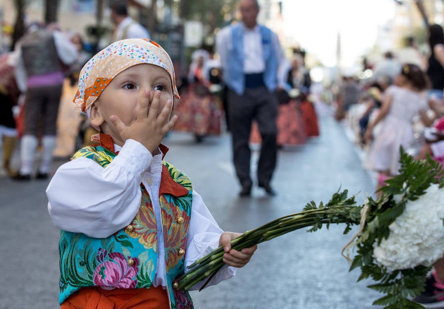 Segunda jornada de Ofrenda de Flores a la Virgen del Remedio