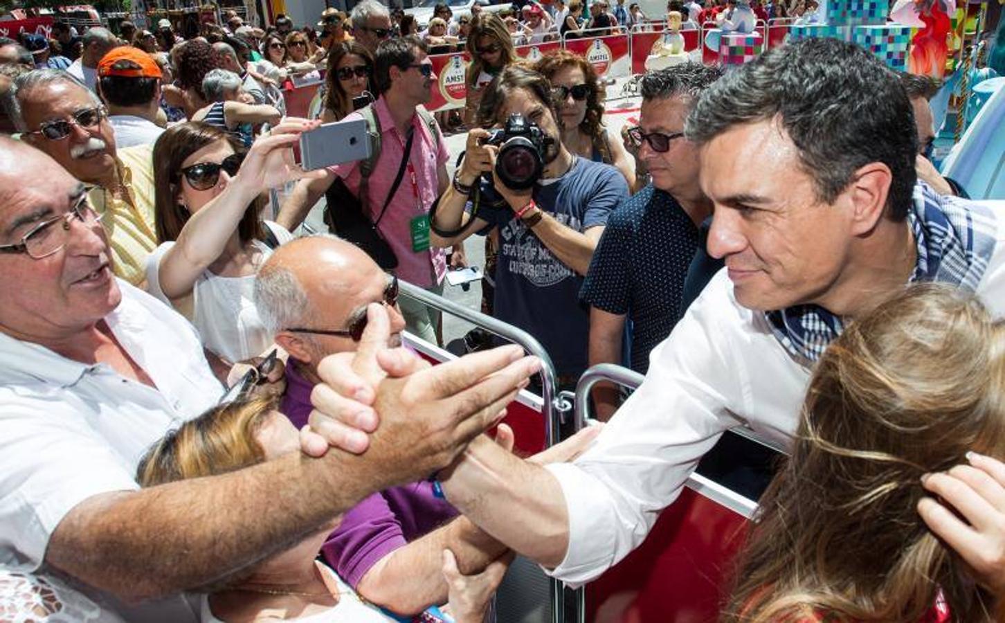 Muchas nueces y poco ruido en la sexta mascletá de Hogueras