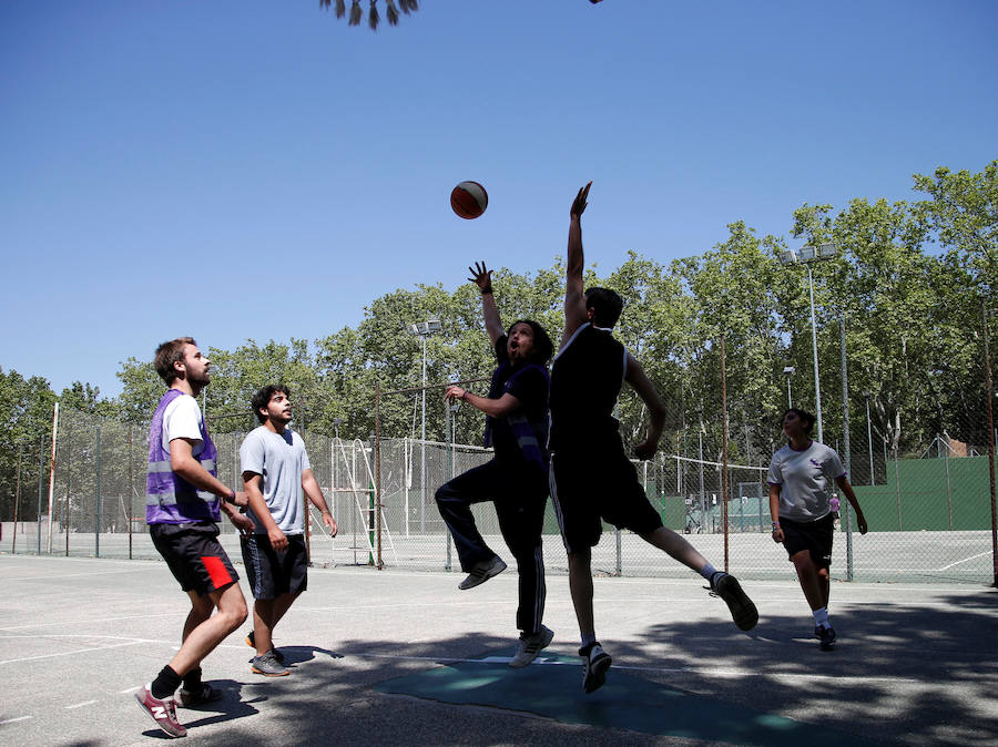 Pablo Iglesias ha dedicado la mañana a hacer deporte junto a simpatizantes y compañeros de partido.