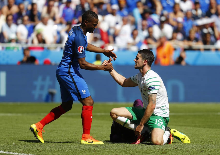 Francia vence a Irlanda