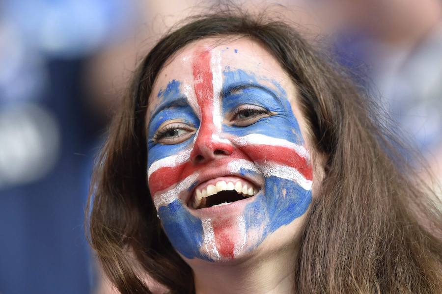 Las aficiones de Inglaterra e Islandia