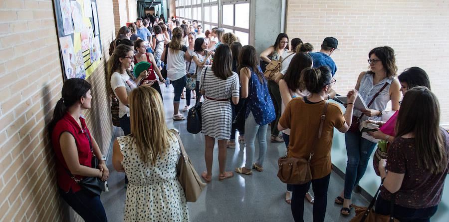 Opositores a docentes en el IES Playa de San Juan