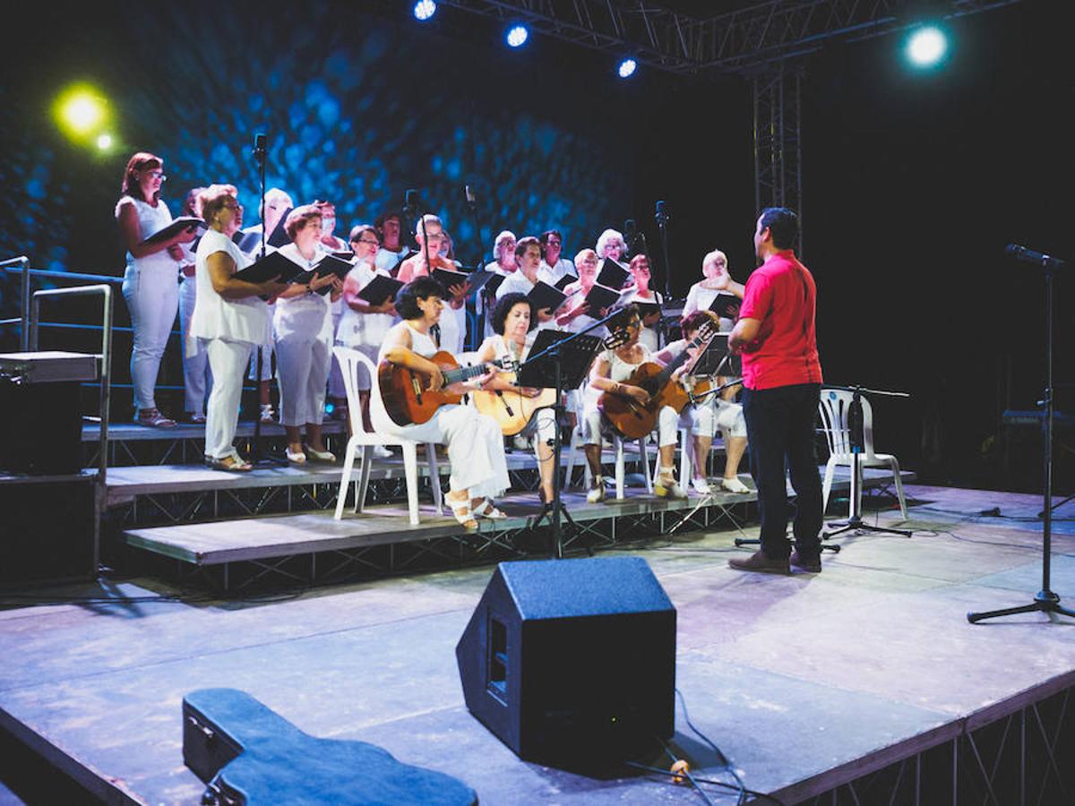 Nueve mil almas a ritmo de Habaneras en Torrevieja