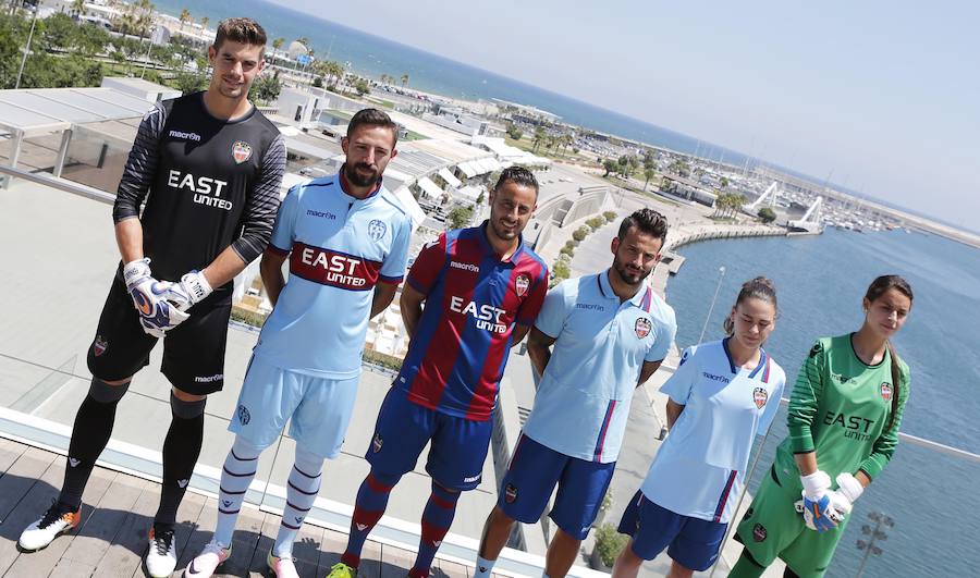 Fotos de la presentación de las equipaciones del Levante