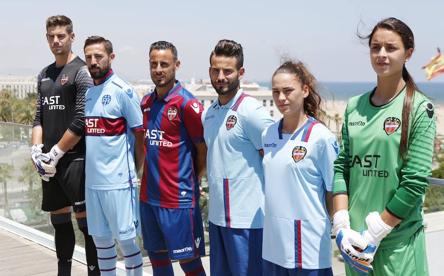 Fotos de la presentación de las equipaciones del Levante