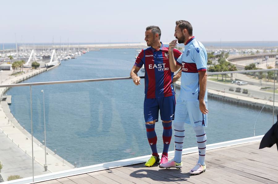 Fotos de la presentación de las equipaciones del Levante
