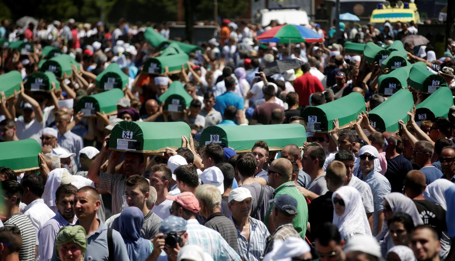 Fotos del 21 aniversario de la matanza de Srebrenica