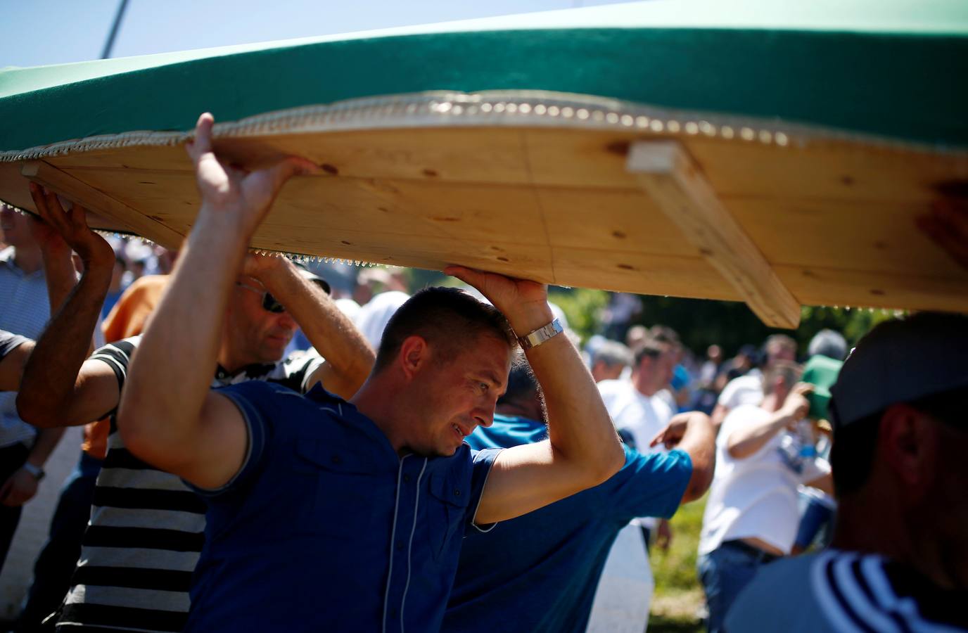 Fotos del 21 aniversario de la matanza de Srebrenica