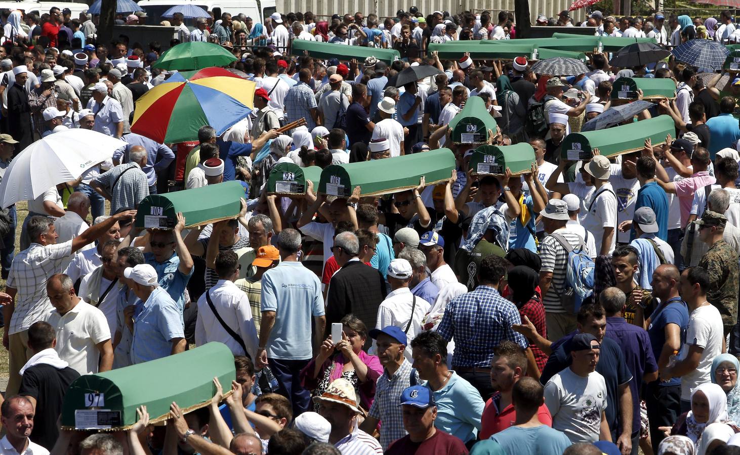 Fotos del 21 aniversario de la matanza de Srebrenica