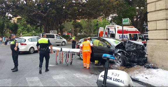 Fotos del aparatoso accidente en el Palacio de Justicia