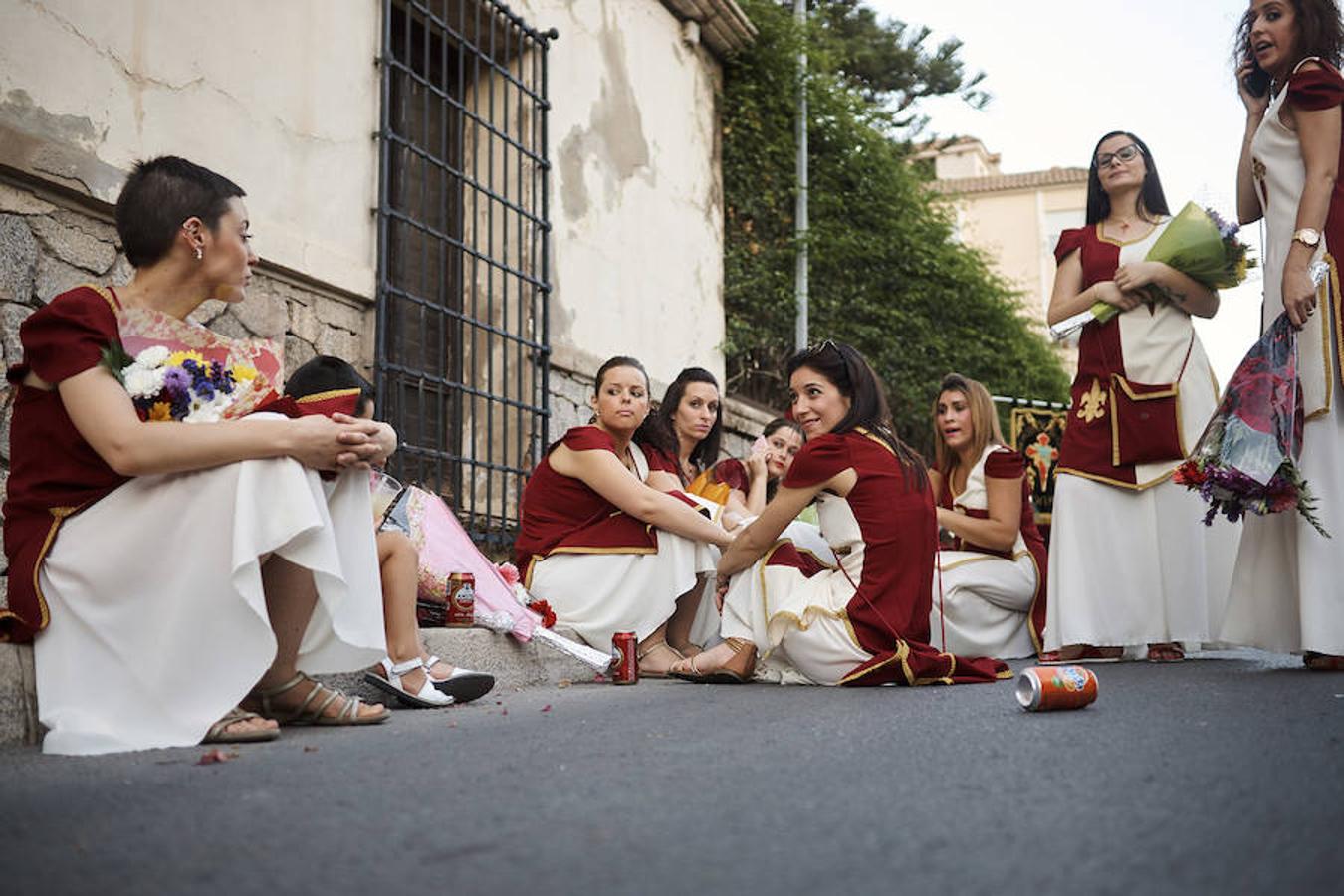 Ofrenda floral en honor de las Patronas &#039;Santas Justa y Rufina&#039;