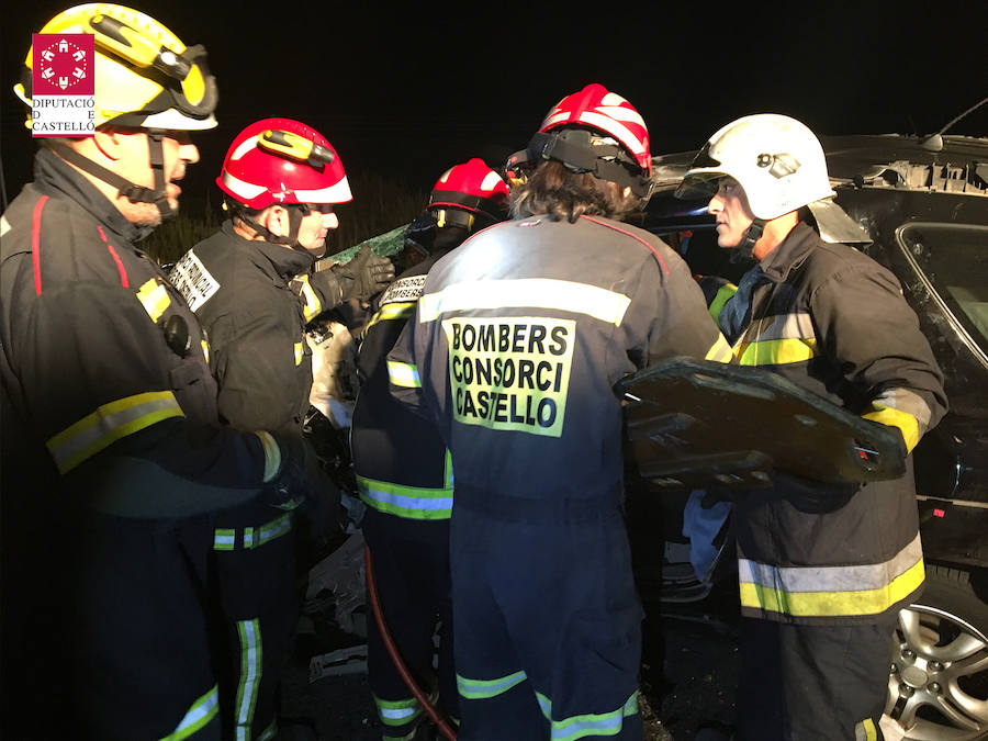 Un muerto y dos heridos graves al chocar un todoterreno y dos furgonetas en Benlloch