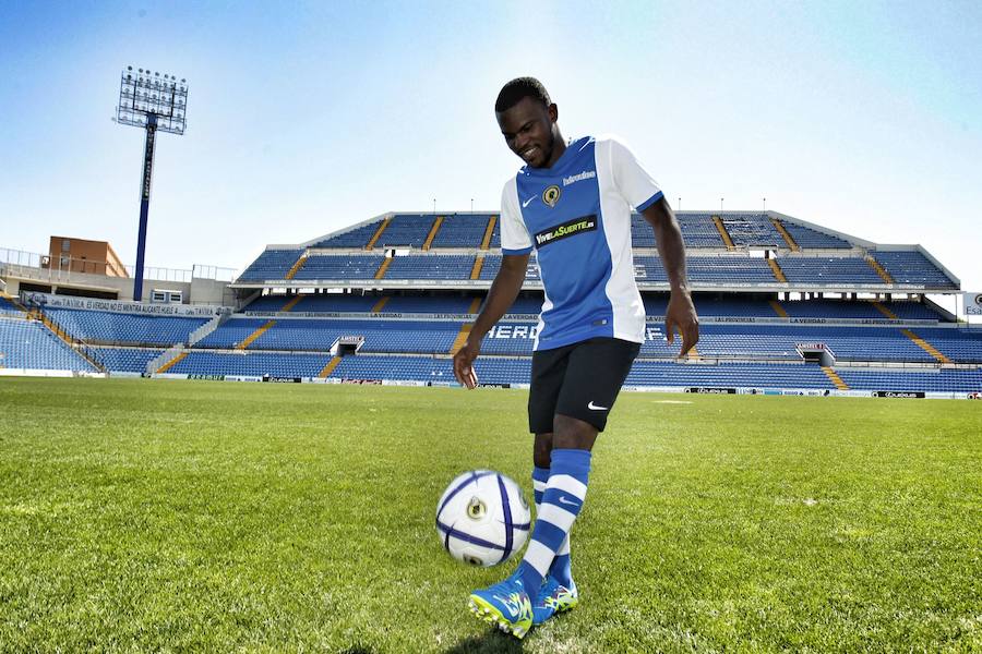 Presentación oficial de Franck Omgba