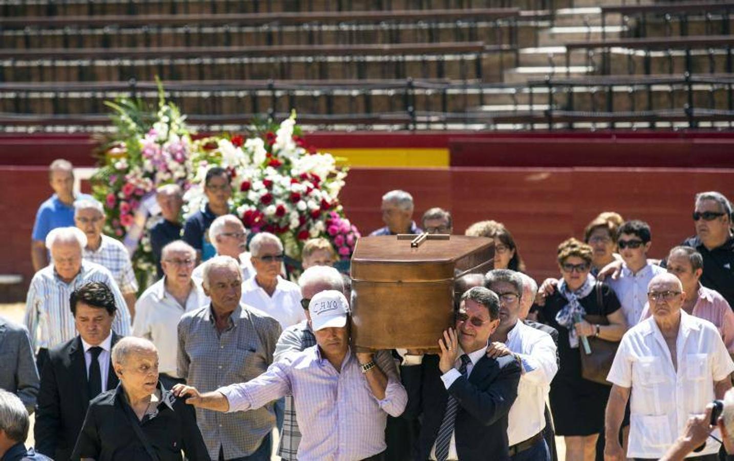 Fotos del homenaje a Canito en la plaza de toros de Valencia