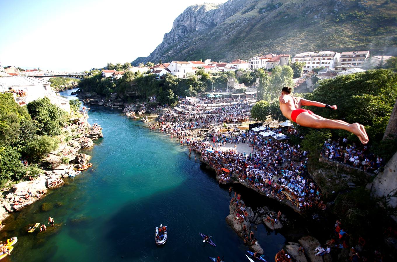 Fotos de los saltos desde el Puente Viejo de Mostar