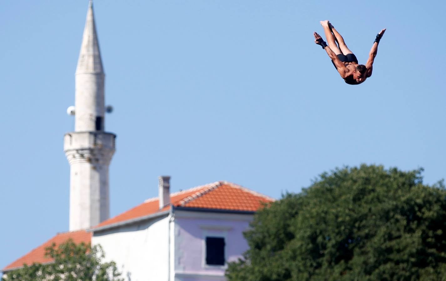 Fotos de los saltos desde el Puente Viejo de Mostar