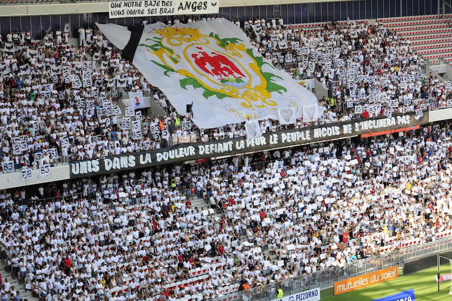 Fotos de las camisetas conmemorativas en Niza