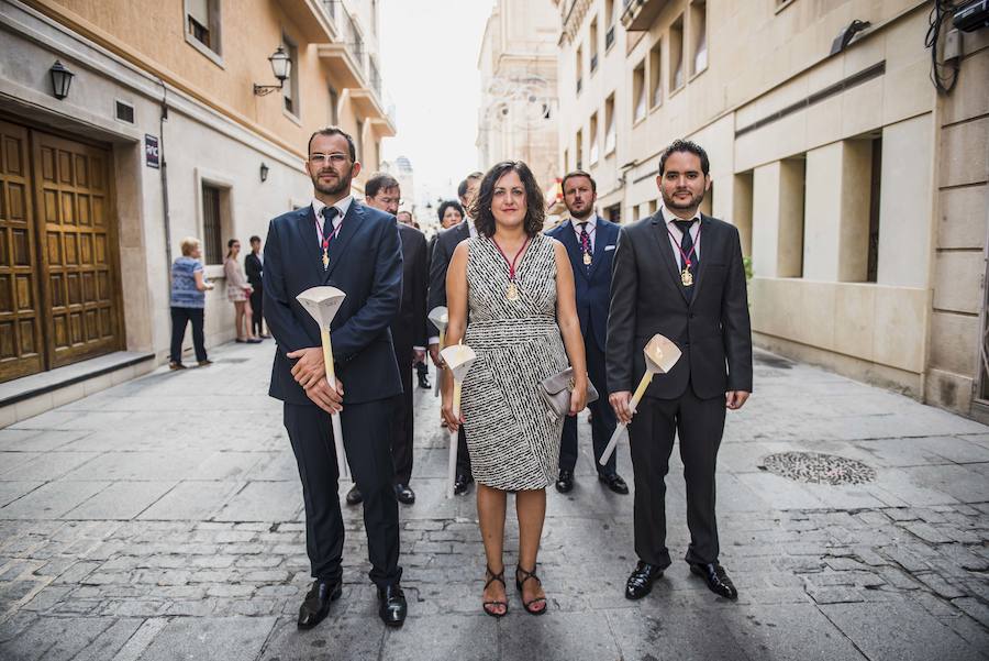 Procesión y coronación de la Virgen María