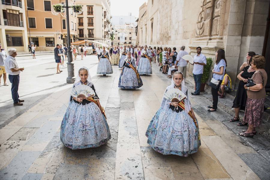 Procesión y coronación de la Virgen María