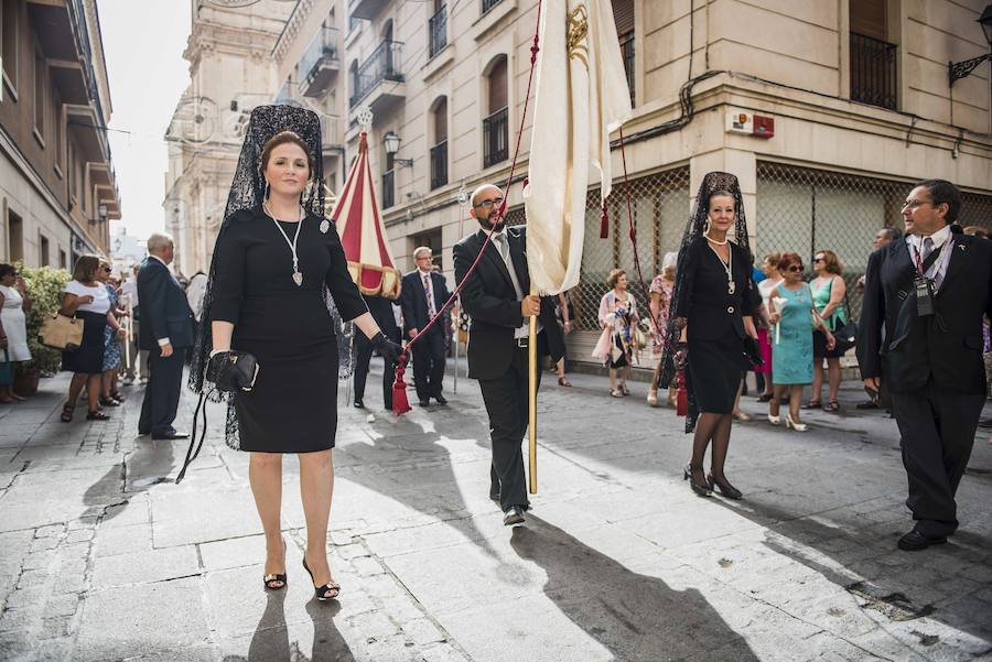 Procesión y coronación de la Virgen María