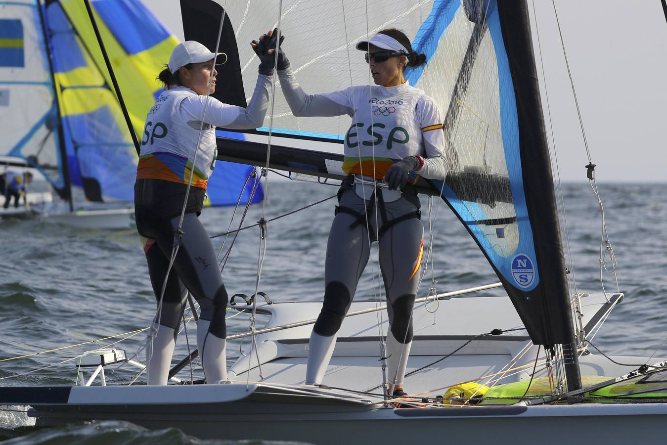 Támara Echegoyen y Berta Betanzos se acercan a la medalla en 49ers